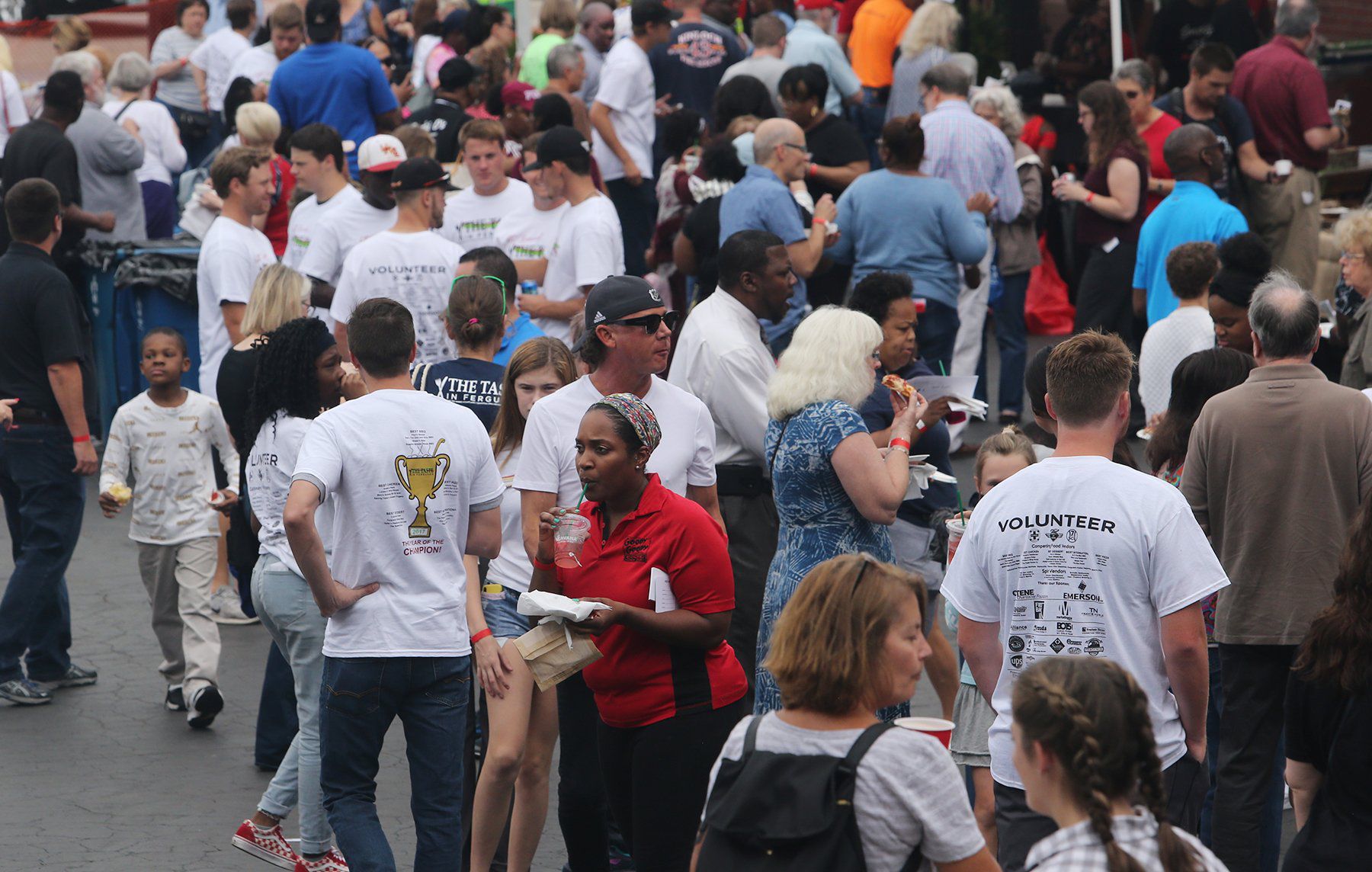 Crowds turn out for a Taste in Ferguson